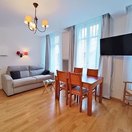 Il Etait Une Fois Luchon, T2, Centre Luchon, Wifi, Casier A Skis, Ascenseur, 4 Personnes Appartement Bagnères-de-Luchon Buitenkant foto