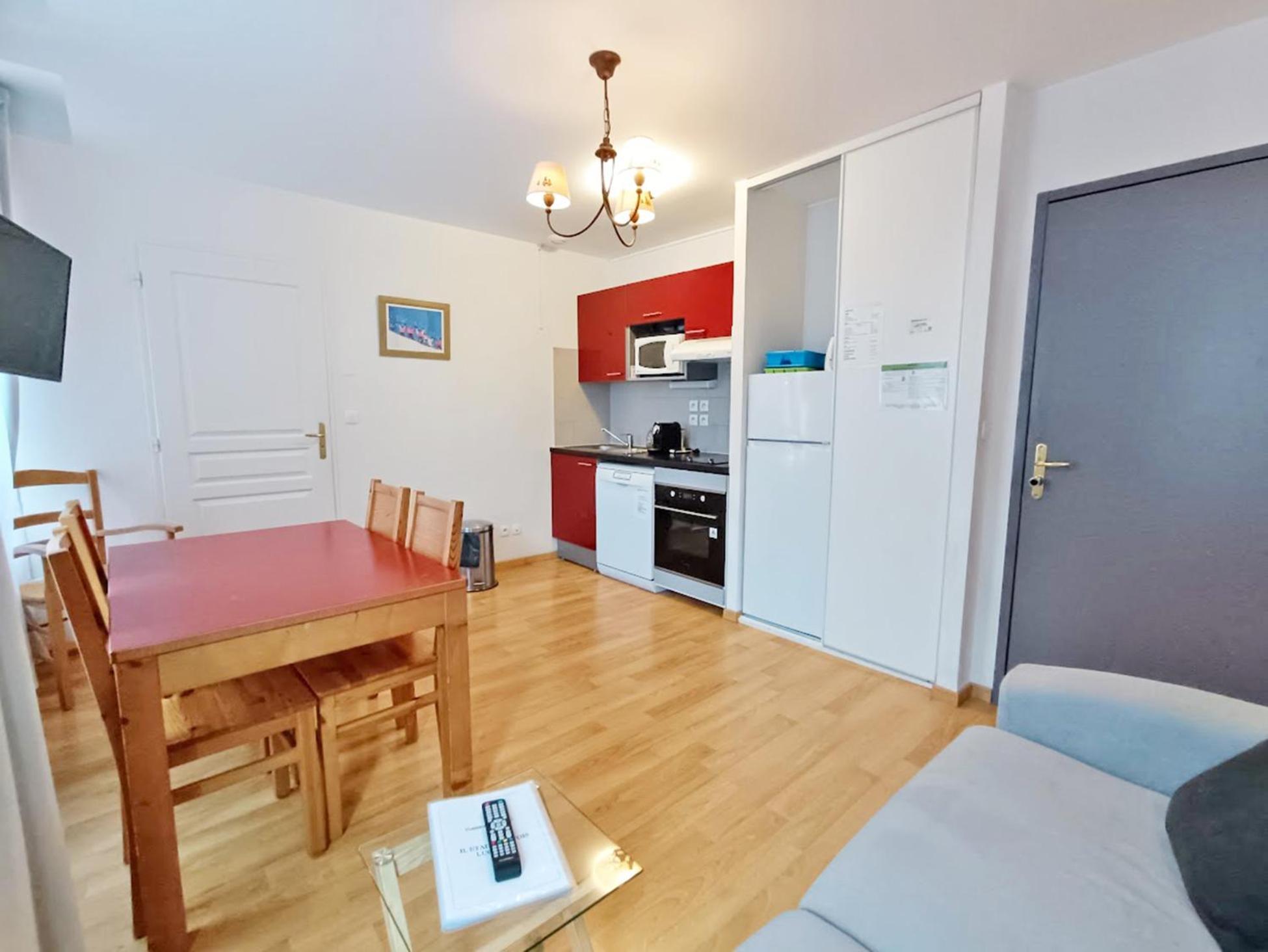Il Etait Une Fois Luchon, T2, Centre Luchon, Wifi, Casier A Skis, Ascenseur, 4 Personnes Appartement Bagnères-de-Luchon Buitenkant foto