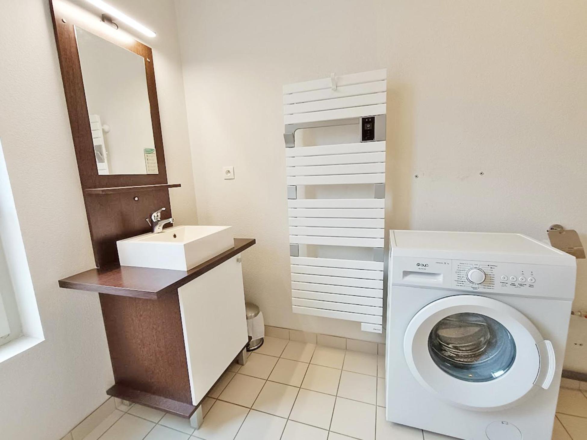Il Etait Une Fois Luchon, T2, Centre Luchon, Wifi, Casier A Skis, Ascenseur, 4 Personnes Appartement Bagnères-de-Luchon Buitenkant foto